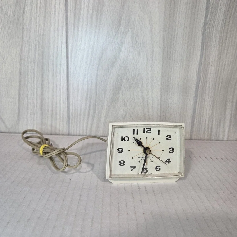 Westclox Bold II Dialite Electric Alarm Clock Lighted Dial Vtg 20291 Atomic